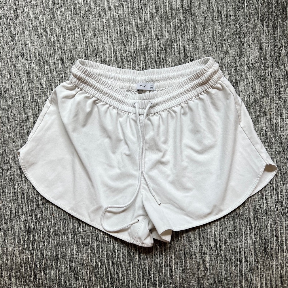 Aritzia TNA White Athletic Drawstring Shorts in XS